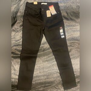 Levi 711 Skinny Jeans